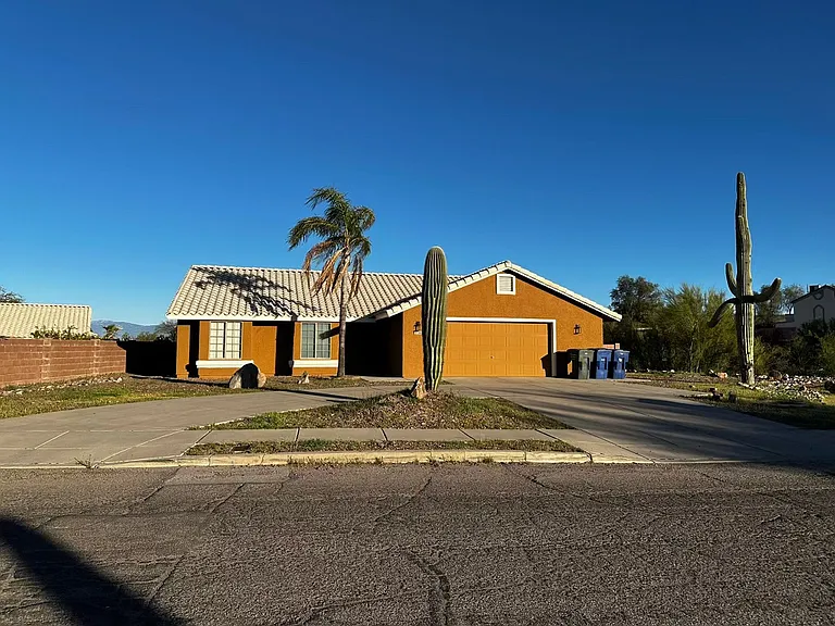 2150 N Saddlewood Ranch Dr — Photo 1