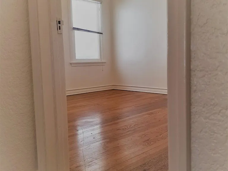 614 S Cloverdale Ave #7 — Photo 18