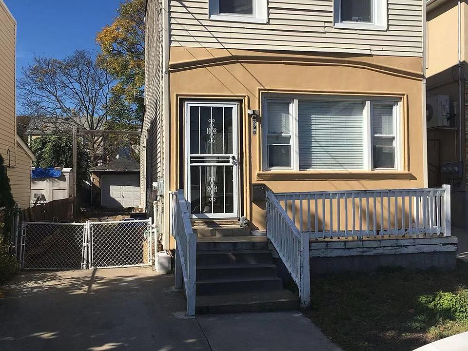1st image of 390 Britton Ave