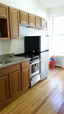 Rented by MCR Realty | media 14