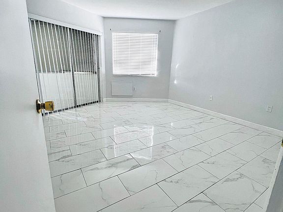 2nd image of 1605 NE Miami Gardens Dr APT 208