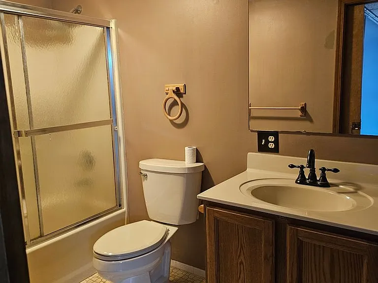 704 S Lawrence Way — Photo 8