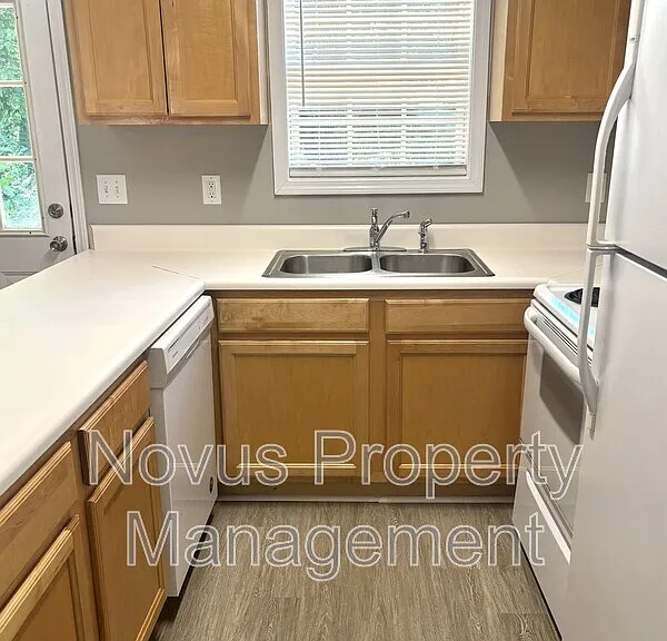 515 Lawson St — Photo 7