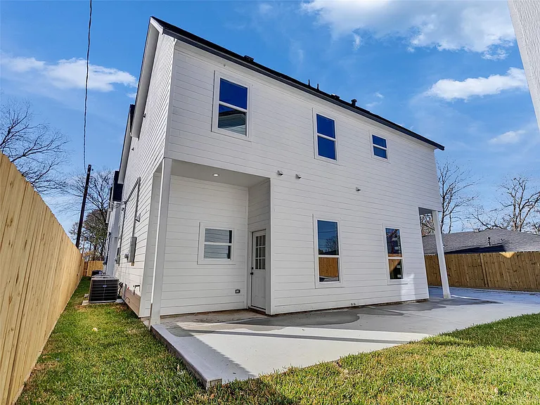 5128 Clover St #B — Photo 25