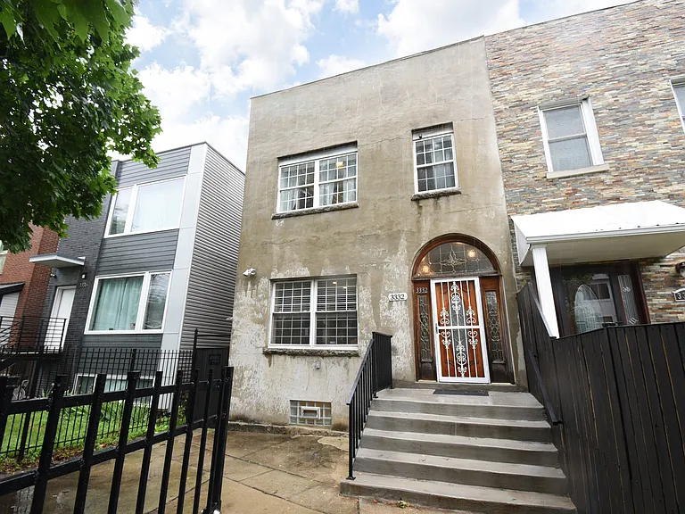 3332 W Le Moyne St — Photo 2