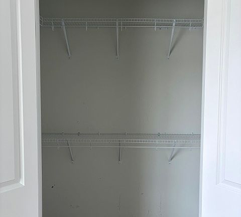 4th image of 304 NE Bellingham Dr