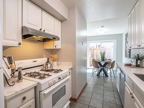 4th image of 325 San Miguel Ct