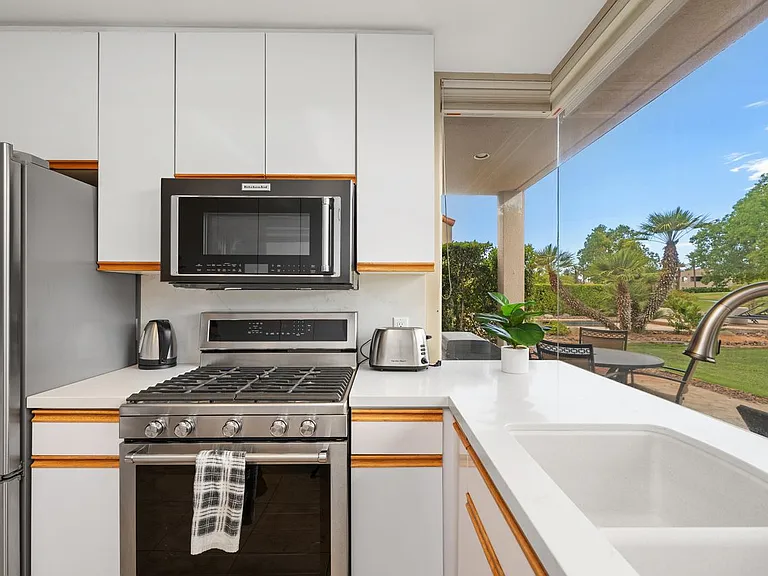 20 Pebble Beach Dr — Photo 8