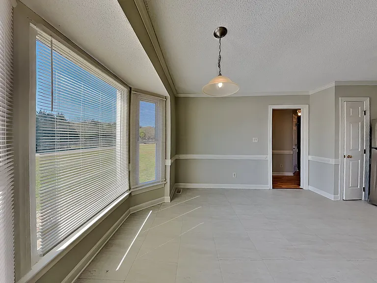 3016 Lindsay Dr — Photo 7
