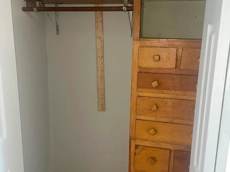 Living / Bed Closet