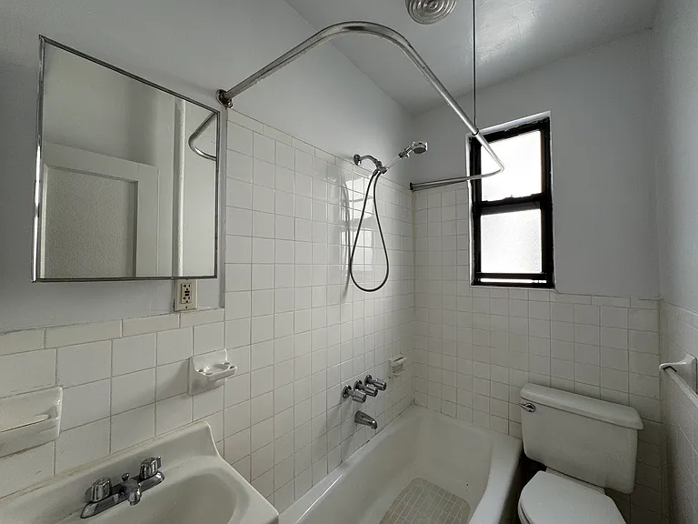 3141 34th St #2B — Photo 4
