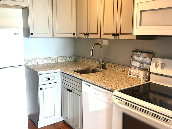 3rd image of 2728 N Hampden Ct APT 1309