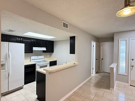 4th image of 4511 MELISSA Court W