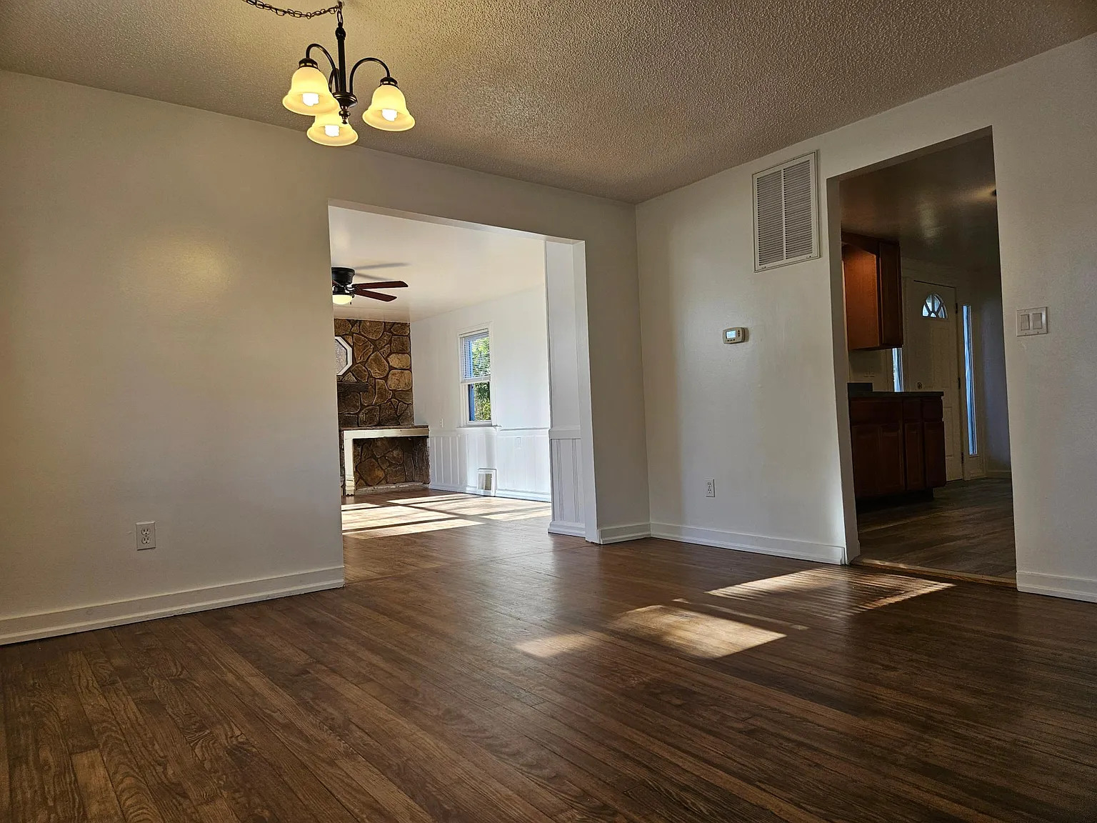 4 bed, 1608 sqft, $3,250 — Photo 3