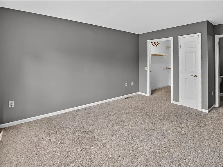 2991 Holborn Cir — Photo 35