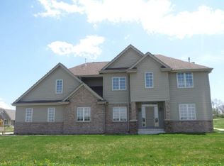 212 Savannah Ridge Dr, Poplar Grove, IL 61065