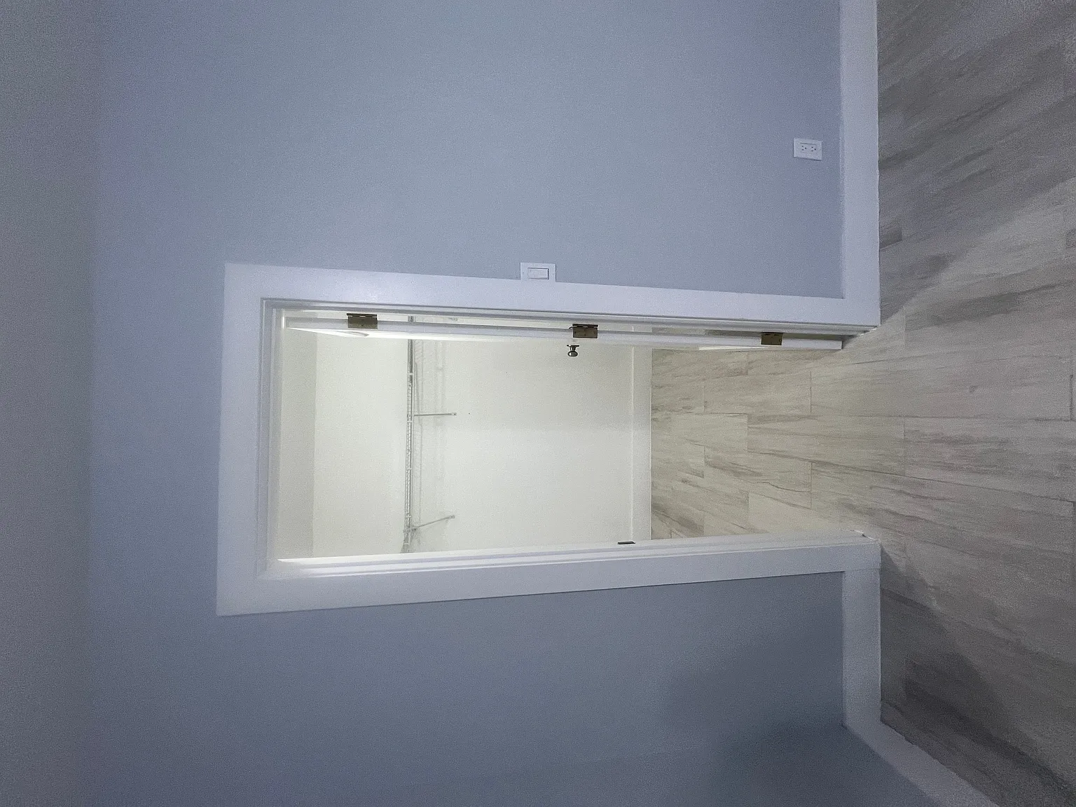 2 bed, 1.0 bath, 1036 sqft, $2,500 — Photo 1