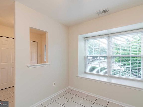 5th image of 419 Snowflake Cir