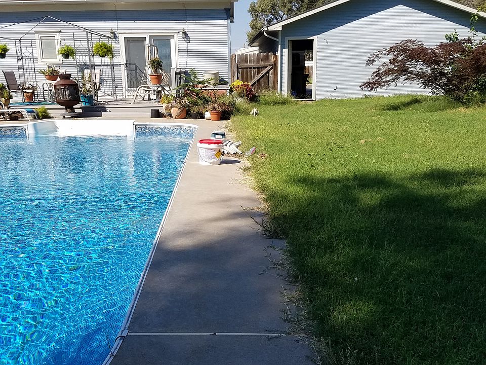 2nd image of 302 N Washington Ave