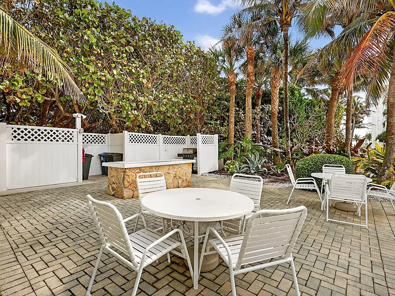 9940 S Ocean Dr #202 — Photo 24
