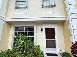 2904 Belmont Ln, Hollywood, FL 33026