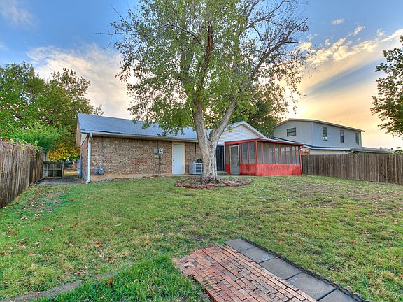 4th image of 804 Garden Grv