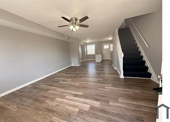 733 Corby Rd — Photo 2