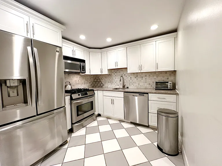 86 Commonwealth Ave — Photo 13