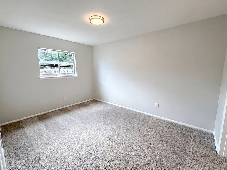 5701 Hanson Dr — Photo 10
