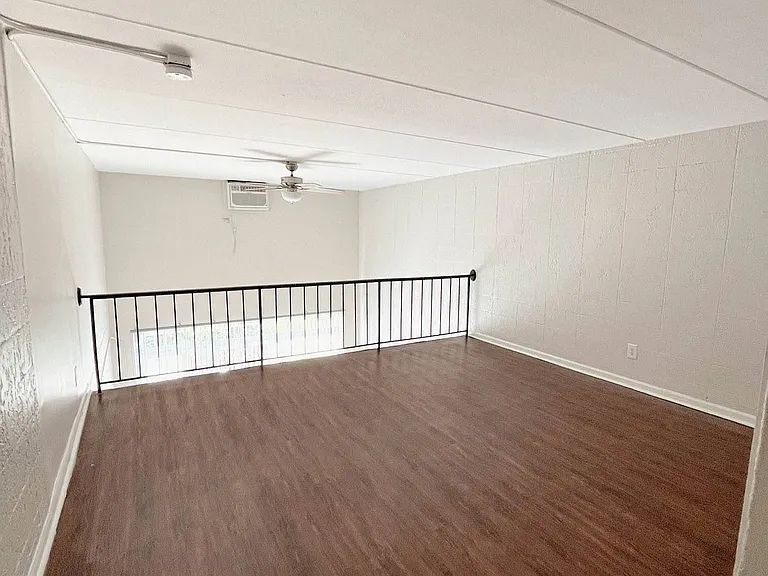 Fox Run Apartments — Photo 56