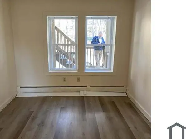 30 Hill St, Webster, MA