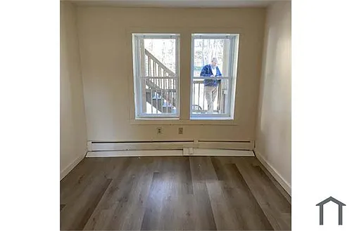 30 Hill St Photo 1