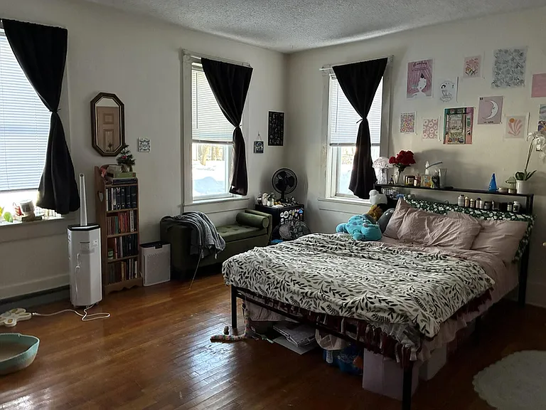 120 Illinois St — Photo 5