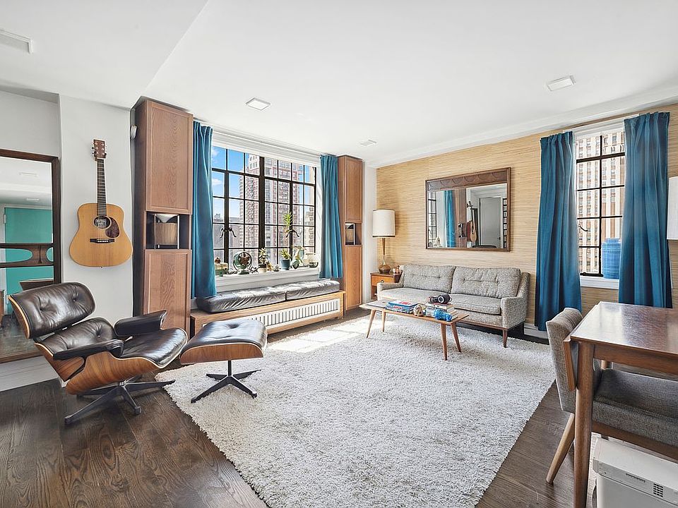 1st image of 320 E 42nd St APT 3010