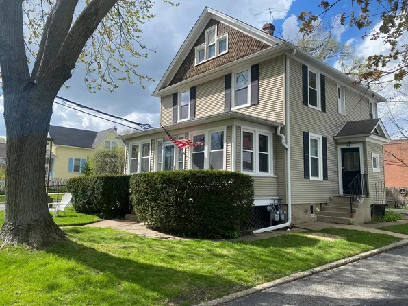 304 Noble Ave #2, Lake Forest, IL 60045