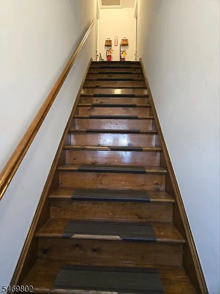 1 bed, 1.0 bath, $1,800 — Photo 3