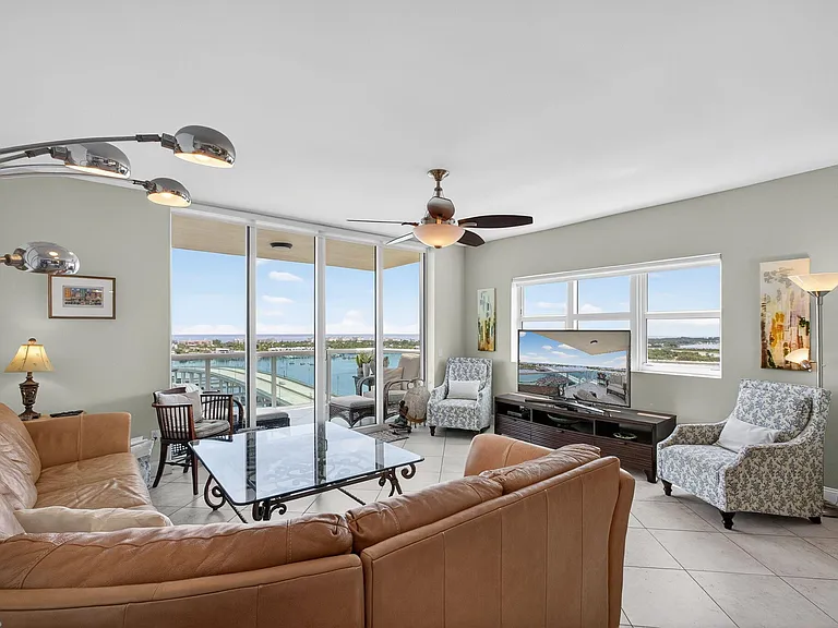 2640 Lake Shore Dr #1716 — Photo 20