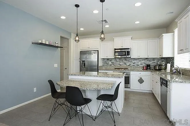 512 Moonlight Dr — Photo 18