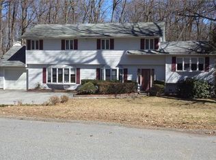 38 Winthrop Dr, Cortlandt Manor, NY 10567