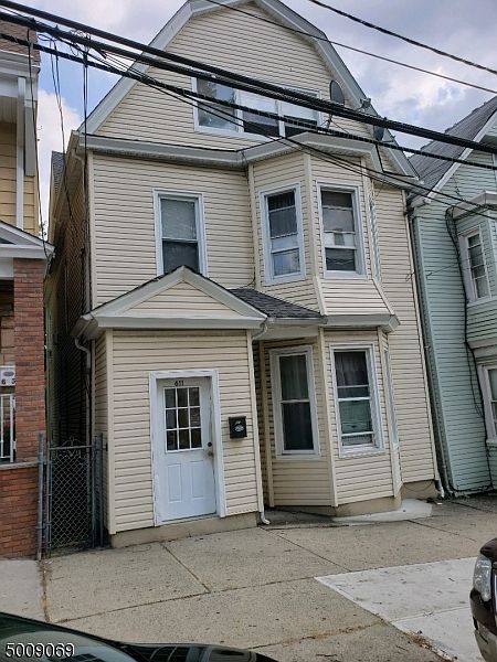 2nd image of 611 N 5th St
