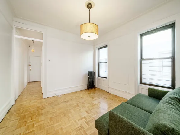 3692 Broadway image 6 of 8