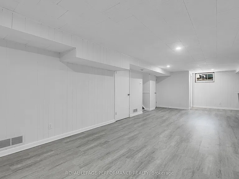 2243 Hillary Ave — Photo 20