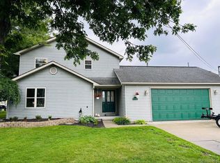 7835 Alexandria Dr, Fair Haven, MI