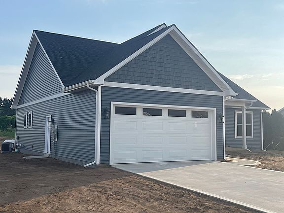 5th image of 390 E Country Ln