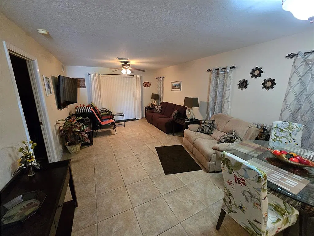 2 bed, 2.0 bath, 1197 sqft, $2,500 — Photo 2
