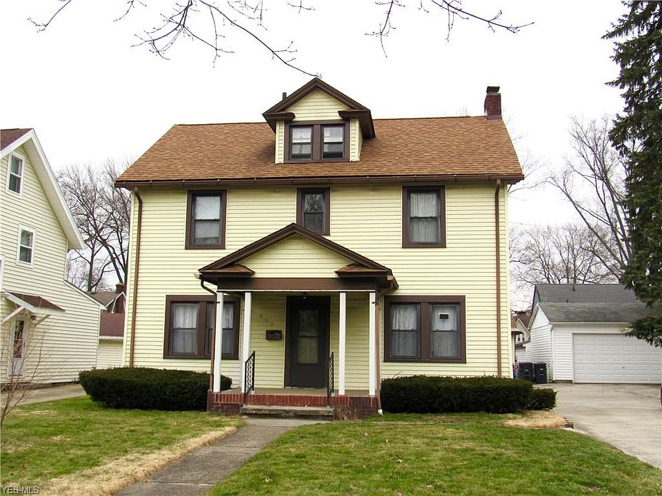 1st image of 465 Roslyn Ave