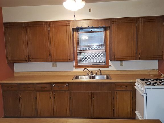 2nd image of 1009 Edgewater Ave