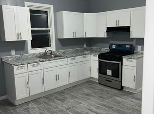 423 21st St FLOOR 3, Irvington, NJ 07111
