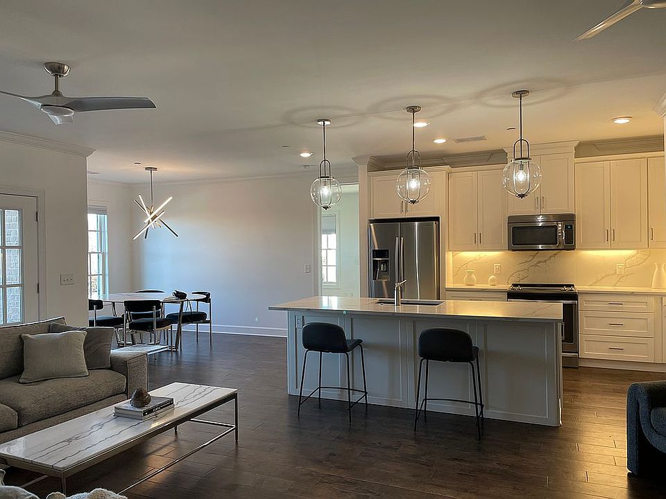 1st image of 6000 Keats St Unit 201
