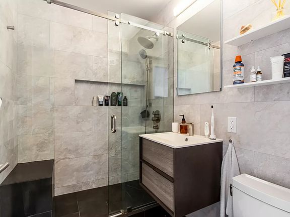 5th image of 4-74 48th Ave Suite 9K